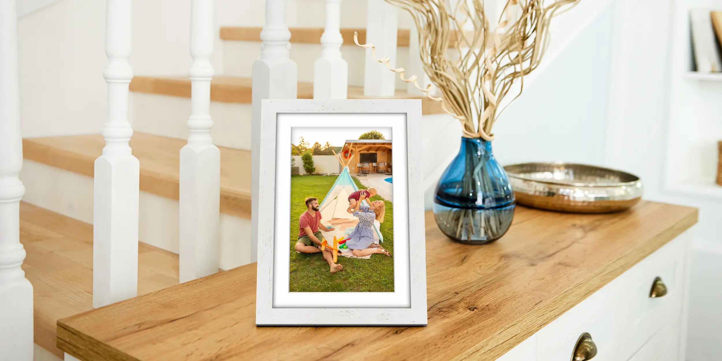 <p><strong>The Ultimate Guide to Choosing the Perfect Digital Photo Frame</strong></p >