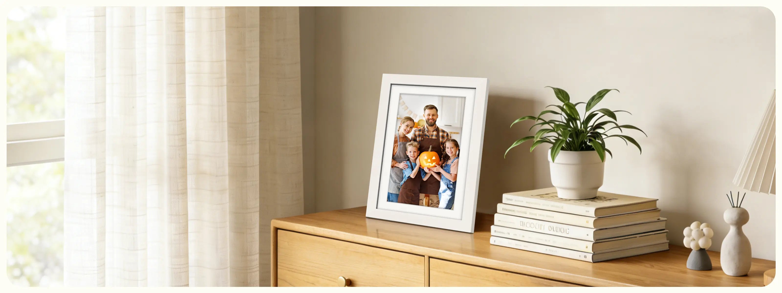 wifi-oak-wood-digital-picture-frame-living-room